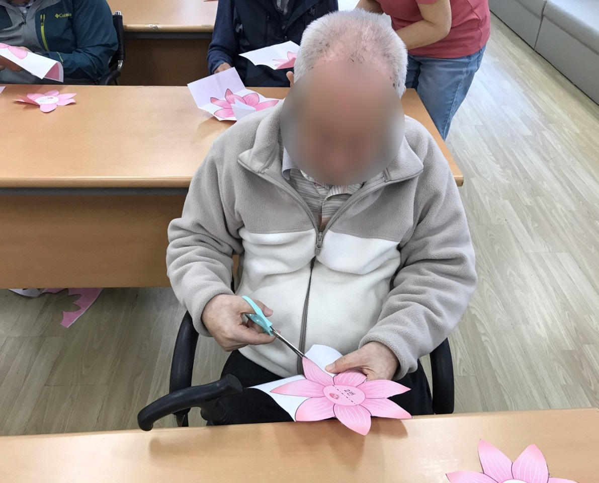 /user/p/peacesilvercare/editor/2406/246acd5c63137610ec47c5ec4ffcd533_1717568877_8518.jpg 이미지크게보기