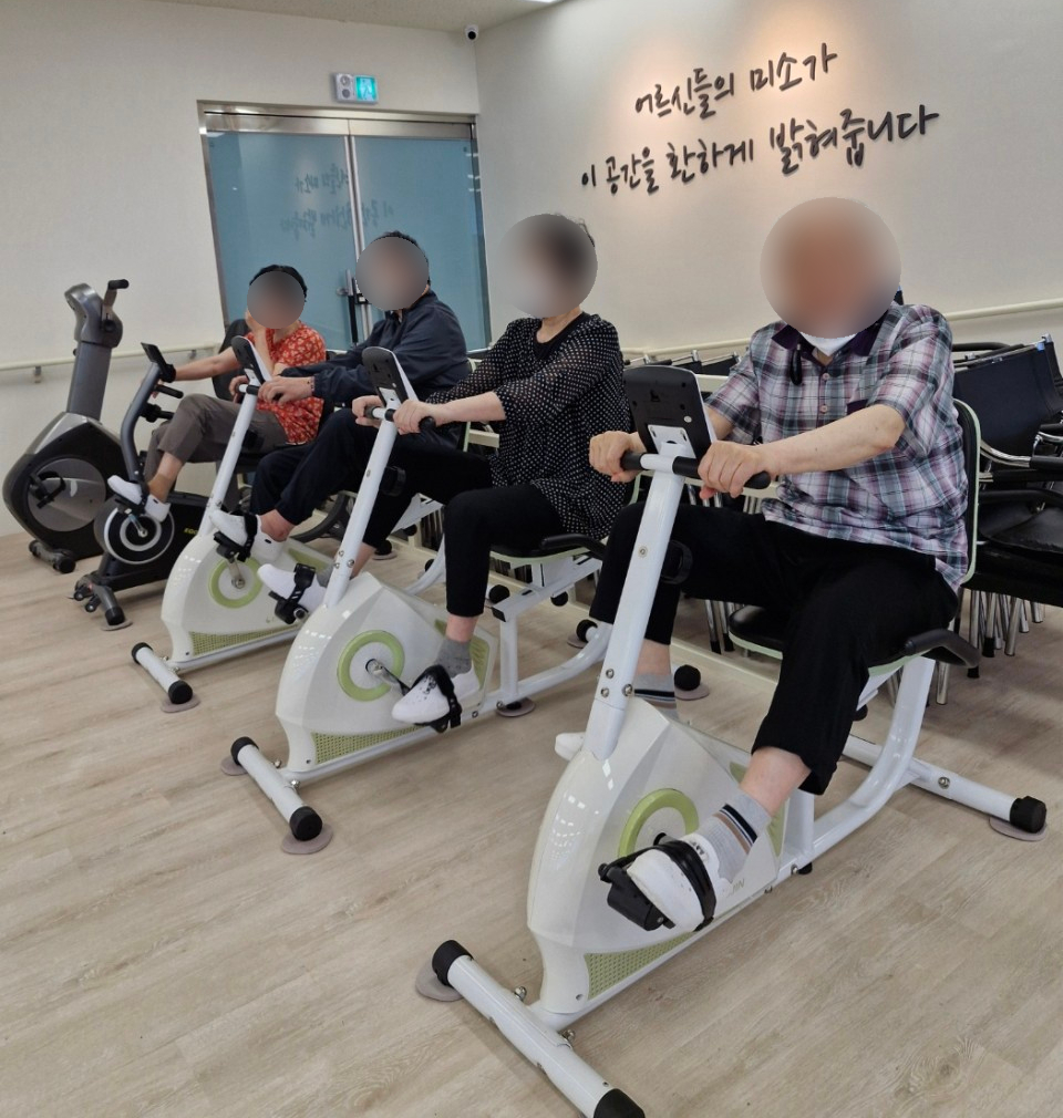 /user/p/peacesilvercare/editor/2507/4f2013e5a2f0e98906f8f7d7b0d57eb3_1752630041_2935.jpg 이미지크게보기