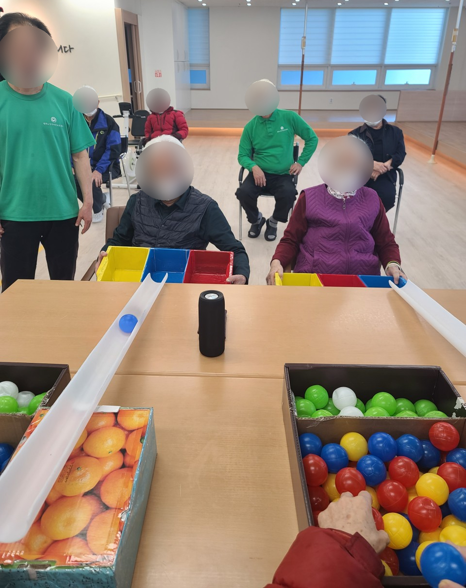 /user/p/peacesilvercare/editor/2512/5ebb57f34e1130000ae94baaf0a60a31_1767070262_399.jpg 이미지크게보기